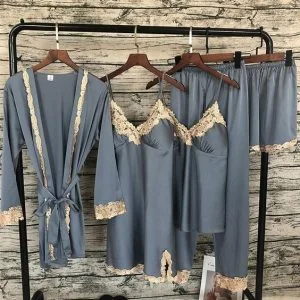 WOMEN'S LONGEWEAR